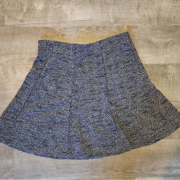 LOFT Dresses & Skirts - Loft Twead‎ Harringbone Mini Skirt With Elastic Waist Size Small Petite